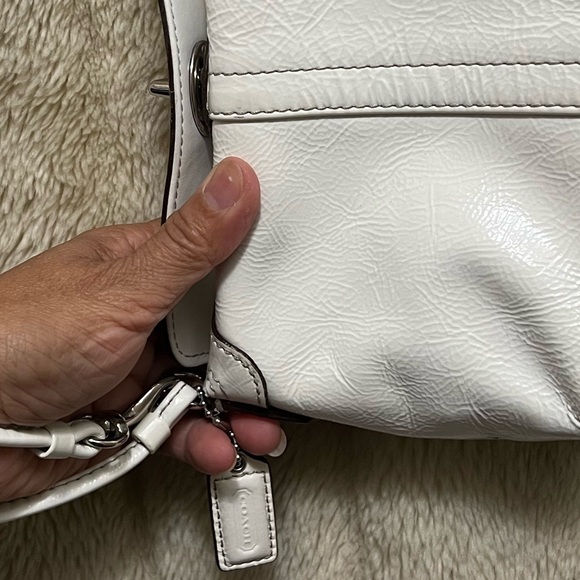 Coach White wristlet bag . - Picture 5 of 7